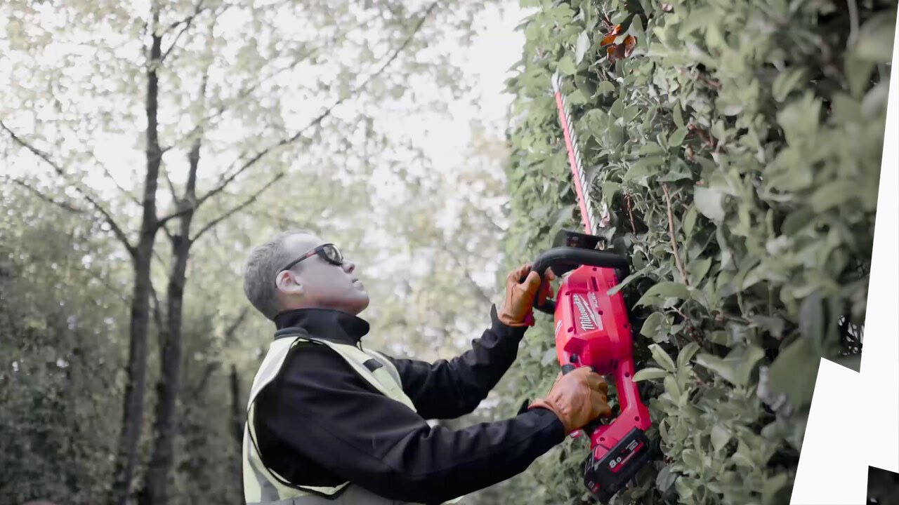 MILWAUKEE® M18 FUEL™ Hedge Trimmer