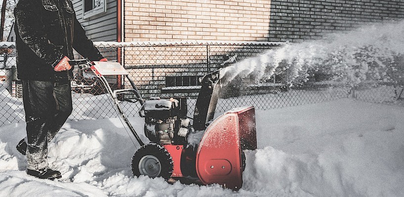 Hitta rätt bensindriven snöslunga för din budget