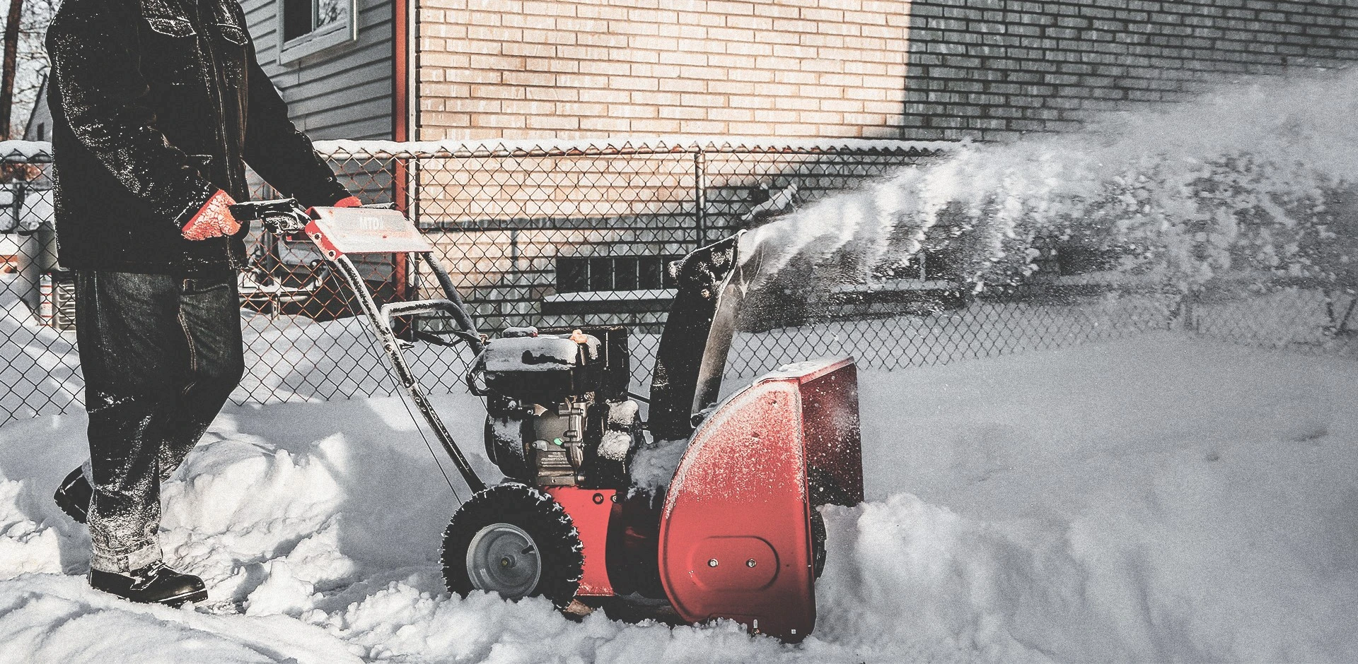 Hitta rätt bensindriven snöslunga för din budget